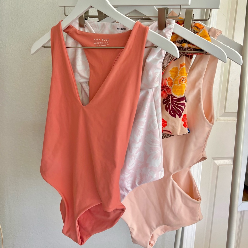 One piece swim suit